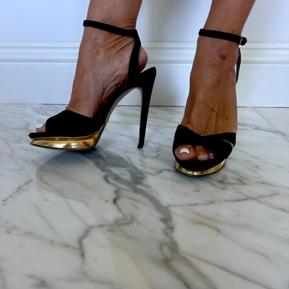 Sexy Kelsi Dagger black and gold platform heels 7